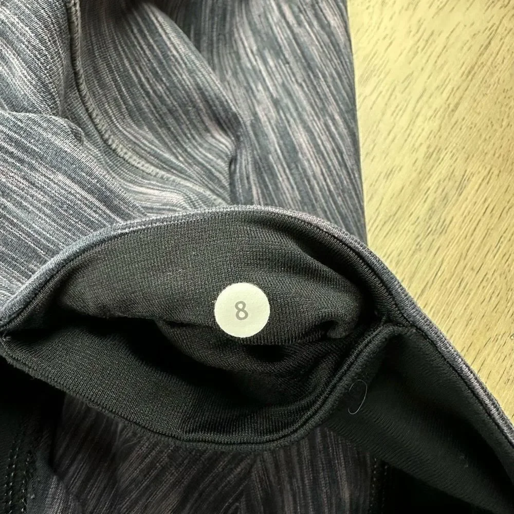 Lululemon Wunder Under Crop - Picture 6 of 7